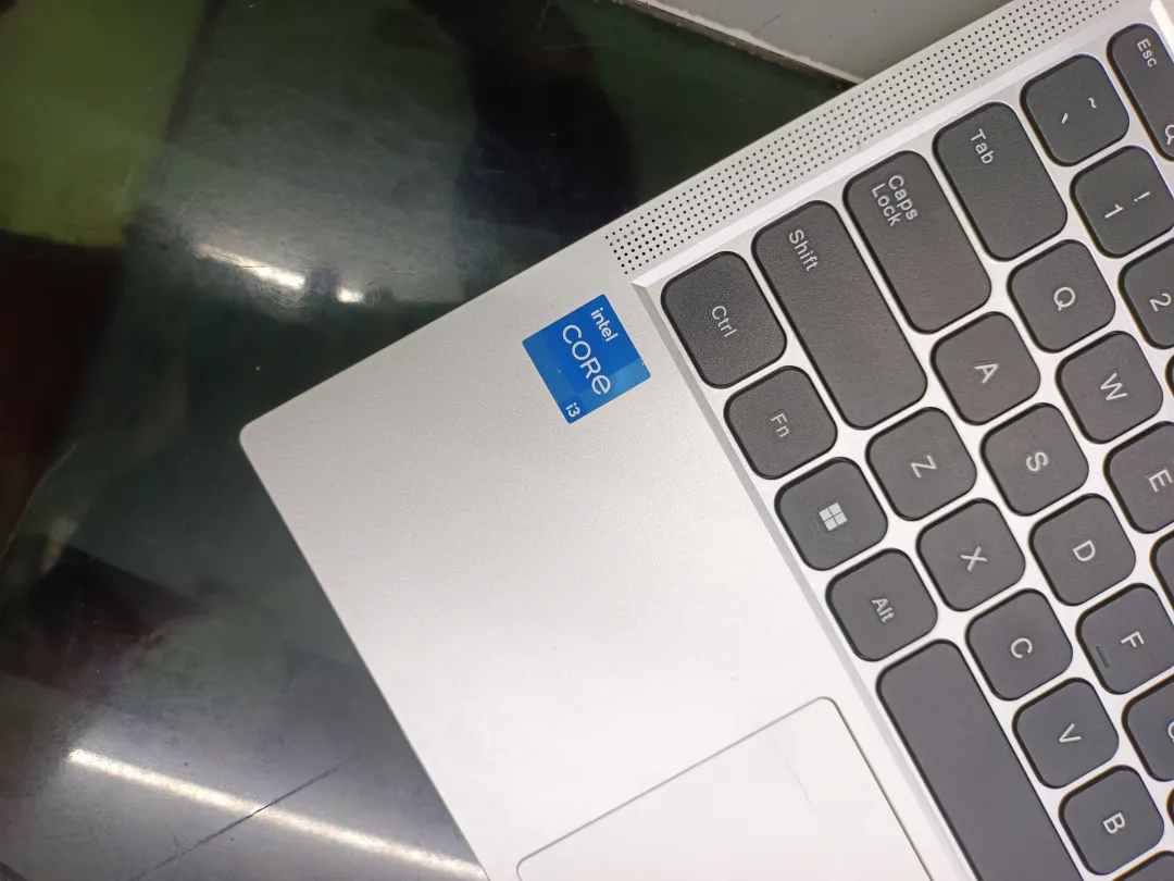 Acer ASPIRE LITE 14 foto 2