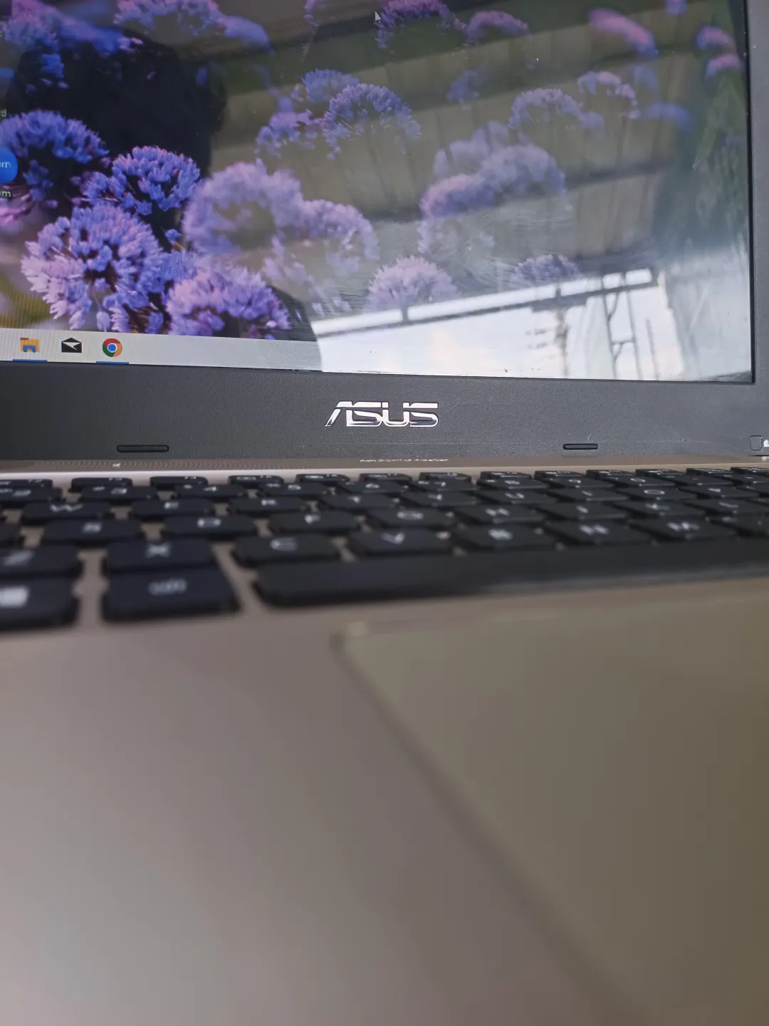 Asus X441U foto 3