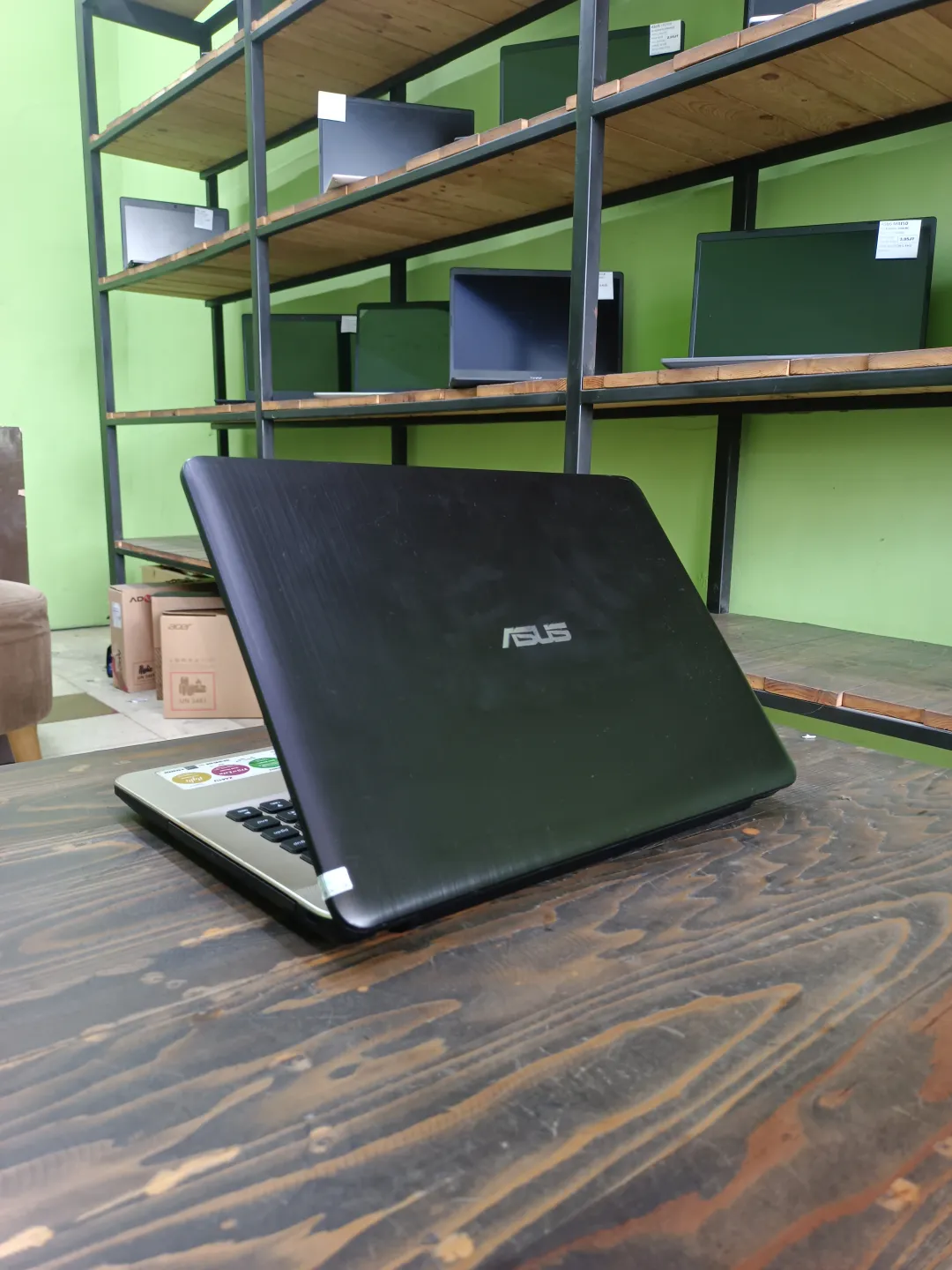 Asus X441U foto 4
