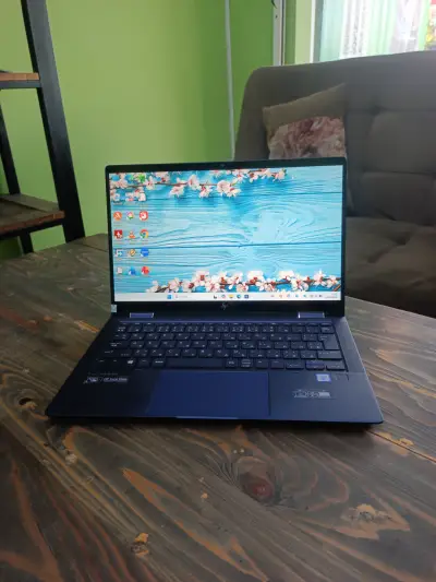 Laptop Hp Dragonfly Touchscreen Core i5-8265U 8gb 256gb second di Jogja