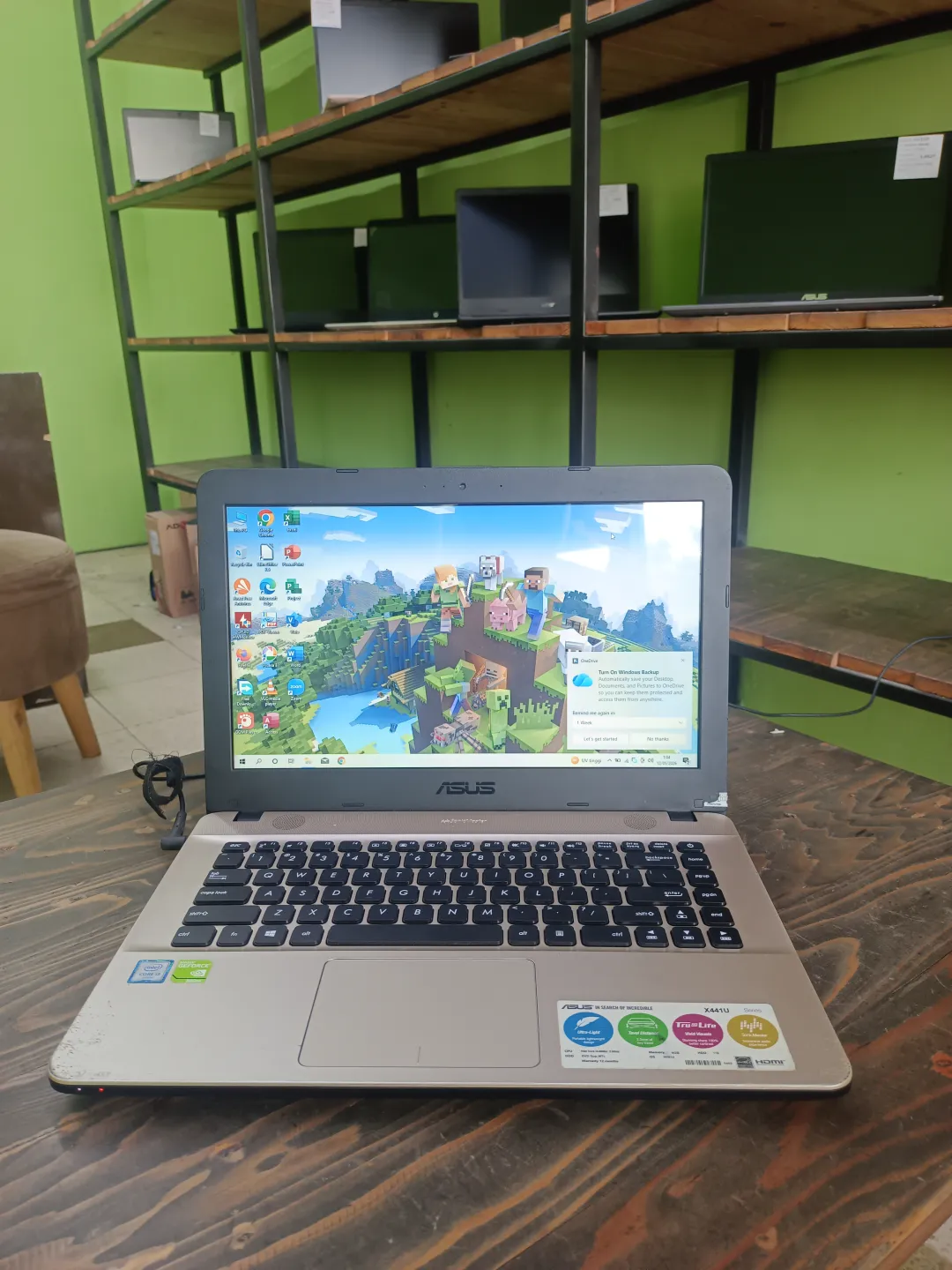 Asus X441U